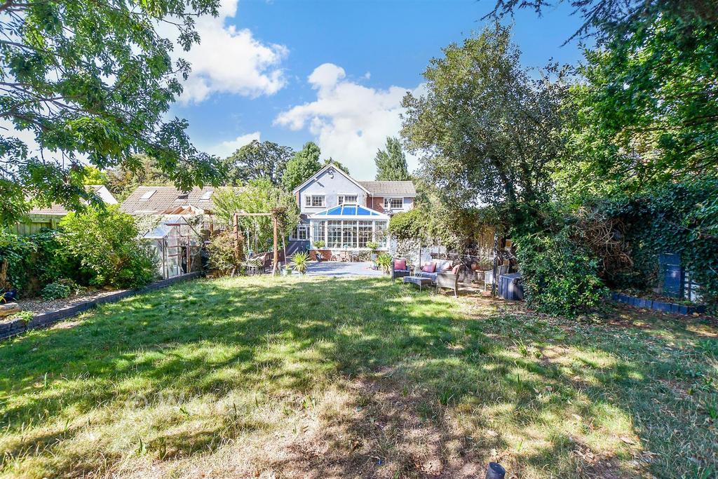 House in Thanet, Broadstairs and St Peters - More