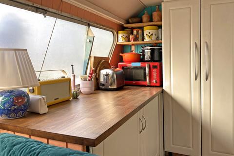 1 bedroom houseboat for sale, Rope Street, London SE16