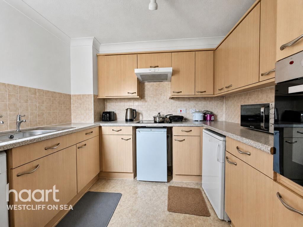 Apartment in Southend-on-Sea, Milton, Westcliff-on-Sea - View 2