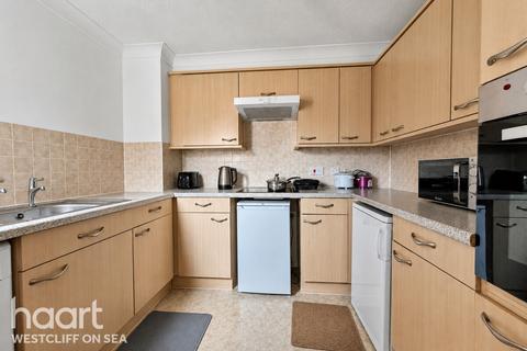 1 bedroom flat for sale, Hamlet Court Road, WESTCLIFF-ON-SEA
