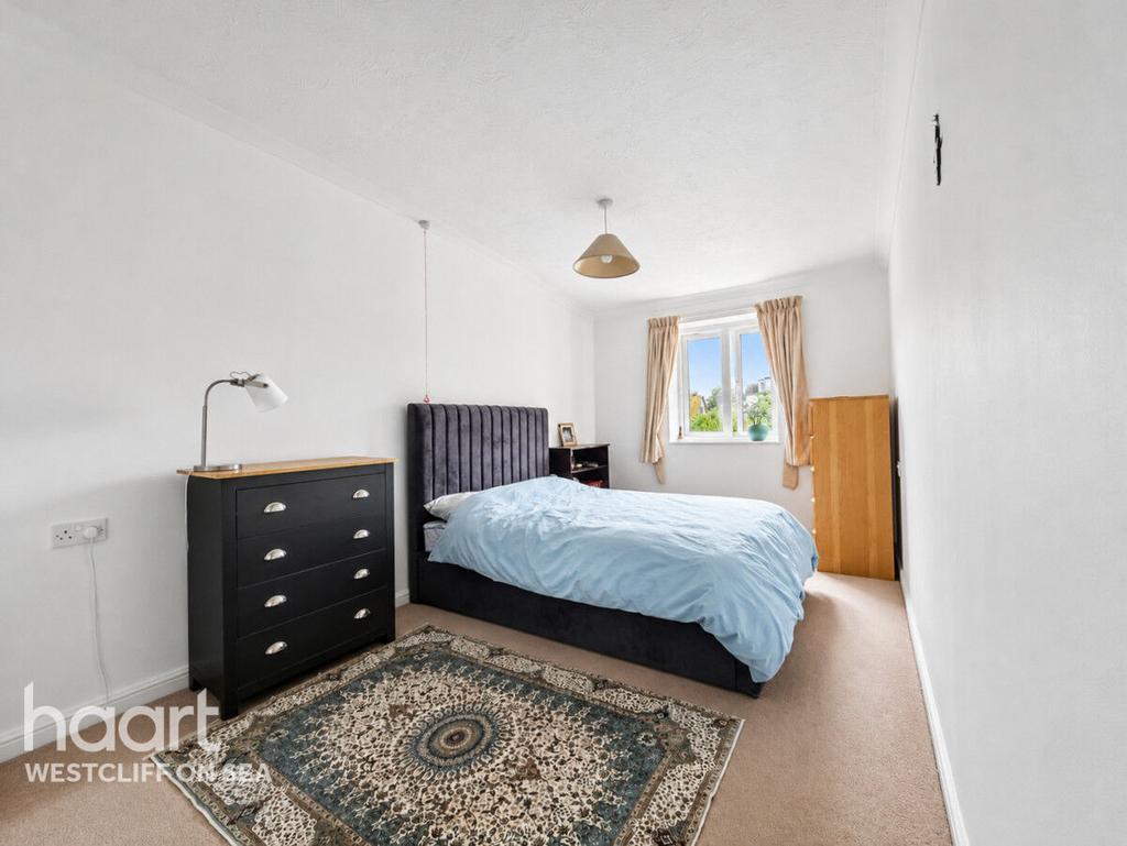 Apartment in Southend-on-Sea, Milton, Westcliff-on-Sea - View 3