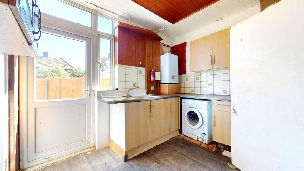 House in Dagenham - View 4