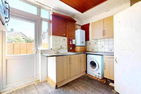 2 bedroom end of terrace house for sale, 25 Alleyndale Road, Dagenham, RM8 2JQ