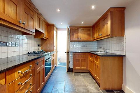 2 bedroom end of terrace house for sale, 24 Holly Mount, Hampstead Village, NW3 6SG