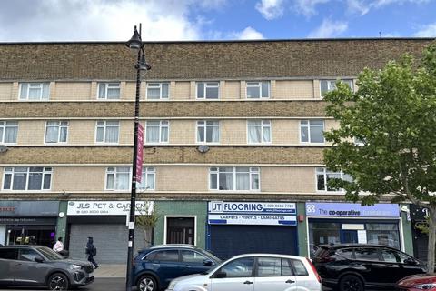 2 bedroom flat for sale, 30 Manford Court, Manford Way, Chigwell, IG7 4DP