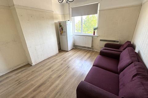 2 bedroom flat for sale, 30 Manford Court, Manford Way, Chigwell, IG7 4DP
