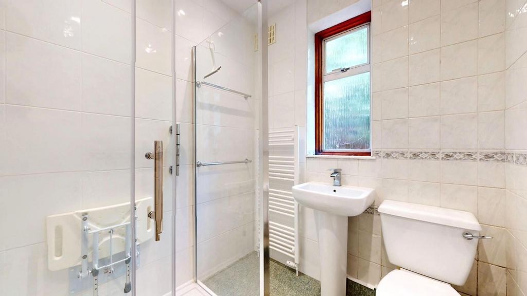 House in Hornchurch - More