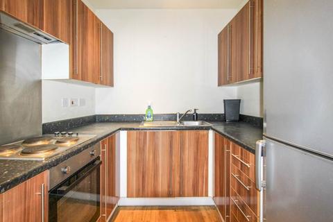 2 bedroom ground floor flat to rent, Featherstone Court, Featherstone Road, Southall