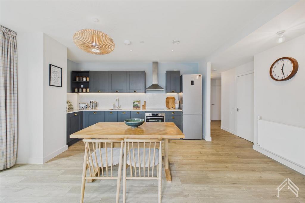 Apartment in Wembley - View 3