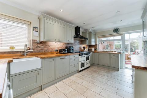 2 bedroom detached bungalow for sale, Richmond Avenue, March