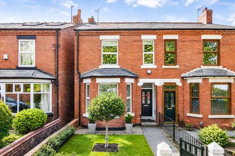 3 bedroom semi-detached house to rent, Moorside Road, Urmston, Manchester, M41
