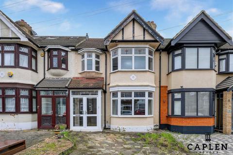 Queenborough Gardens, Ilford