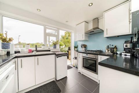 3 bedroom end of terrace house for sale, Briar Close, Buckhurst Hill