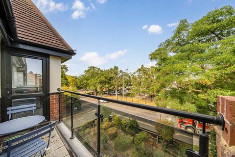 2 bedroom flat for sale, 700 High Road, Buckhurst Hill