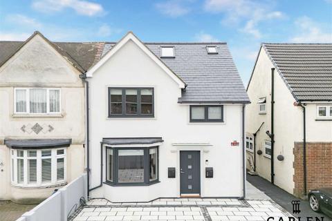 2 bedroom flat for sale, New North Road, Ilford