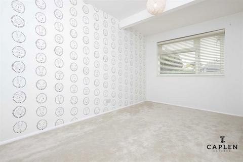 2 bedroom maisonette for sale, Roding Lane North, Woodford Green