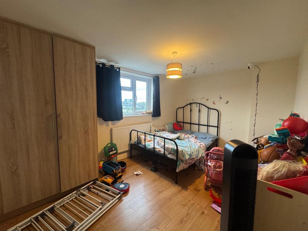 Apartment in Acton - View 4