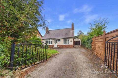 2 bedroom bungalow for sale, The Green, Chesterfield S41