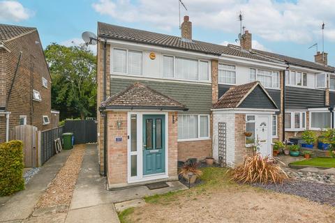 3 bedroom end of terrace house for sale, Lavender Avenue, Pilgrims Hatch, Brentwood