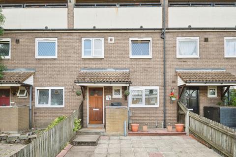3 bedroom maisonette for sale