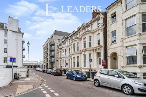 2 bedroom flat to rent, Alhambra Road, PO4