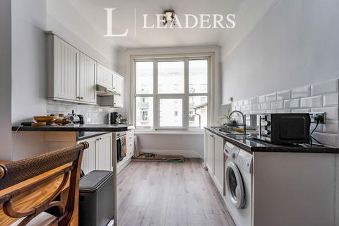 2 bedroom flat to rent, Alhambra Road, PO4