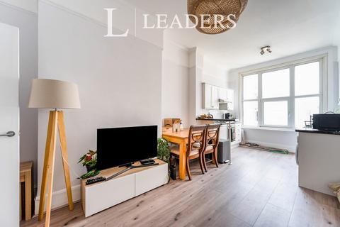 2 bedroom flat to rent, Alhambra Road, PO4