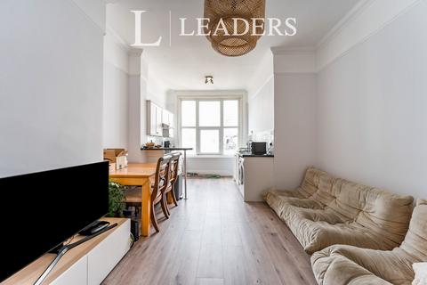 2 bedroom flat to rent, Alhambra Road, PO4