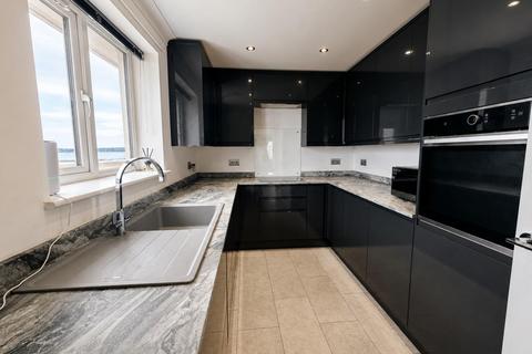 2 bedroom apartment for sale, Marine Walk, Marina, Swansea