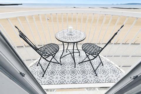 2 bedroom apartment for sale, Marine Walk, Marina, Swansea