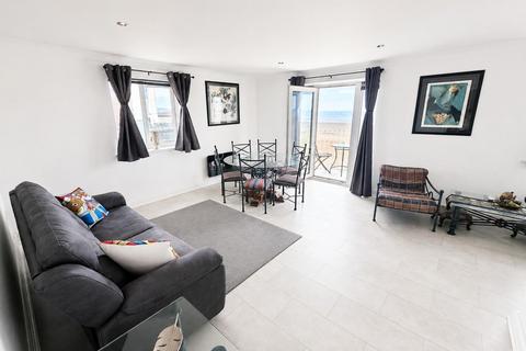 2 bedroom apartment for sale, Marine Walk, Marina, Swansea