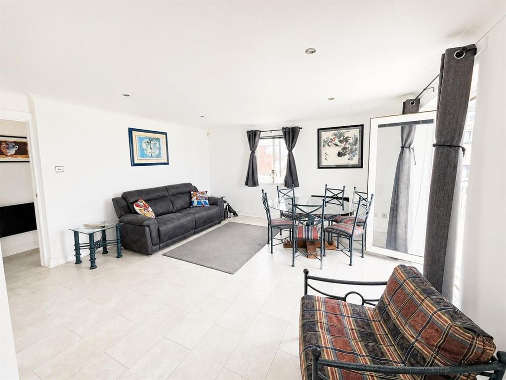 Apartment in Swansea, SA1 Swansea Waterfront, Waterfront - More