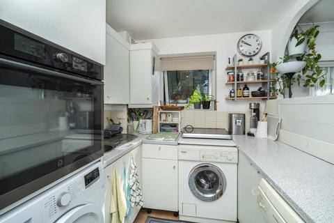 1 bedroom flat to rent, Milburn Drive, West Drayton, UB7