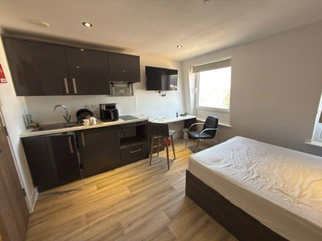 Apartment in Southampton - View 2