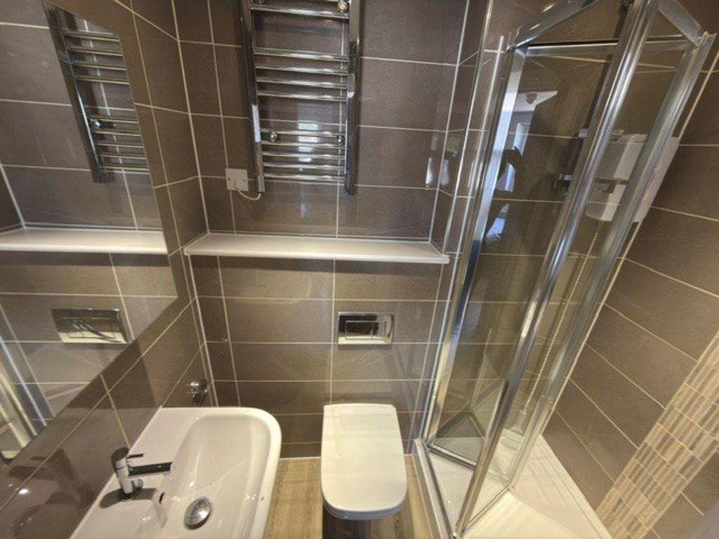 Apartment in Southampton - View 3