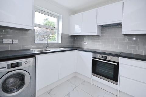 2 bedroom terraced house to rent, Christabel Close, Isleworth TW7