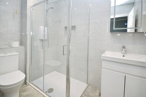 2 bedroom terraced house to rent, Christabel Close, Isleworth TW7