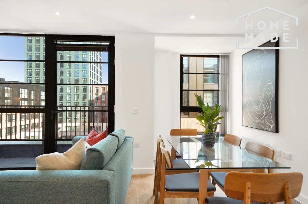 Apartment in Birmingham, West Midlands - View 4