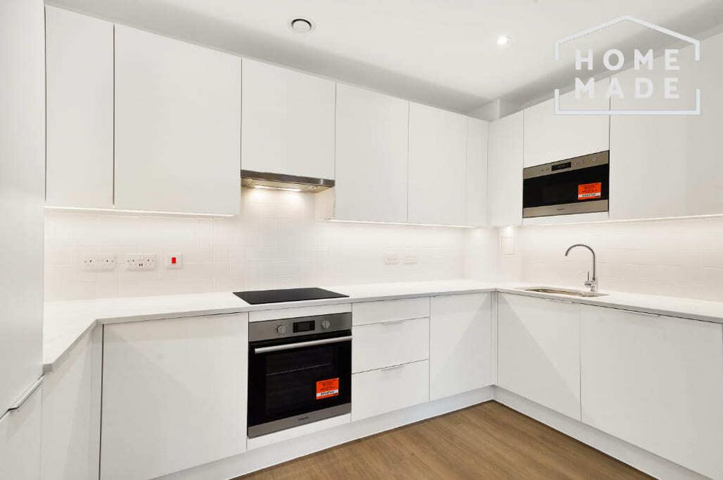 Apartment in Birmingham, West Midlands - View 5