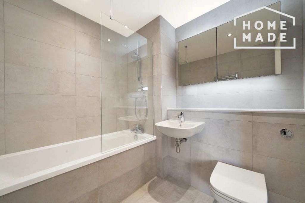 Apartment in Birmingham, West Midlands - More