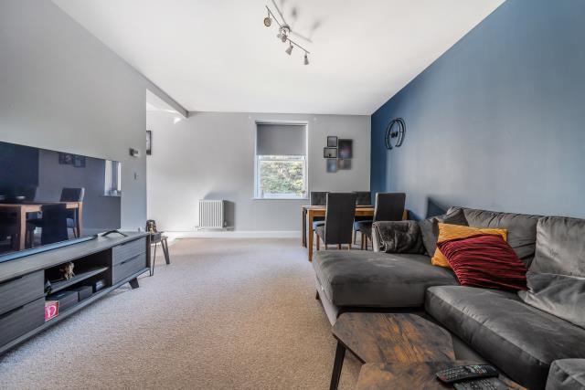 Apartment in Reading - View 3