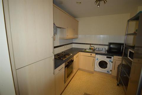 2 bedroom flat to rent, Bishops Corner, Hulme M15