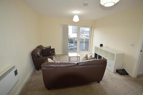 2 bedroom flat to rent, Bishops Corner, Hulme M15