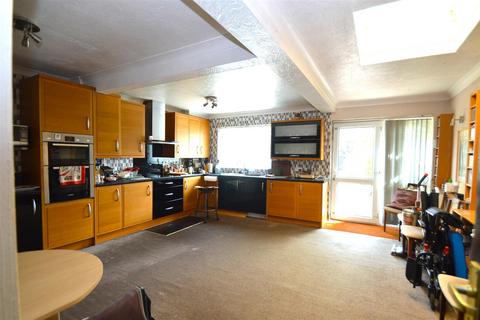 3 bedroom semi-detached bungalow for sale, Ashingdon Road, Rochford