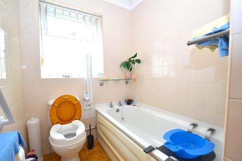 3 bedroom semi-detached bungalow for sale, Ashingdon Road, Rochford