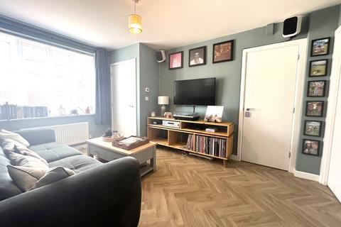 2 bedroom semi-detached house to rent, Page Gardens, Faringdon, Oxfordshire, SN7