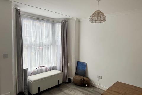 2 bedroom terraced house for sale, 6 Stanley Road, Cowes, Isle Of Wight
