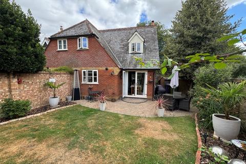2 bedroom property for sale, 7 Barn Close, Borden, Sittingbourne, Kent