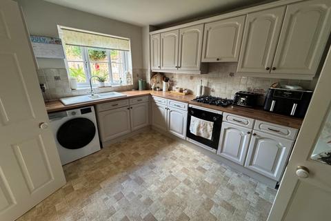 2 bedroom property for sale, 7 Barn Close, Borden, Sittingbourne, Kent