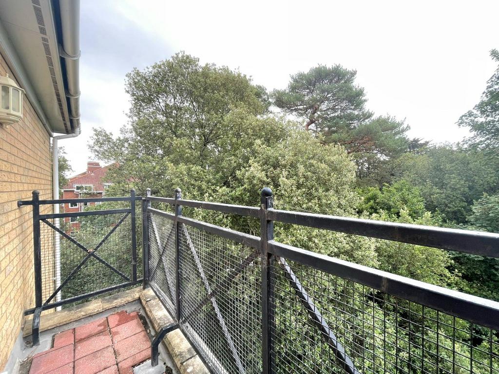 Apartment in Bournemouth - More